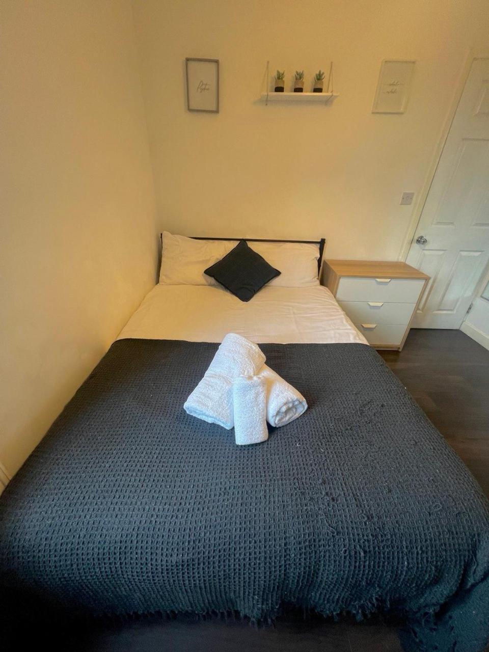 Deluxe Ensuite Double Room With Ensuite 考文垂 外观 照片