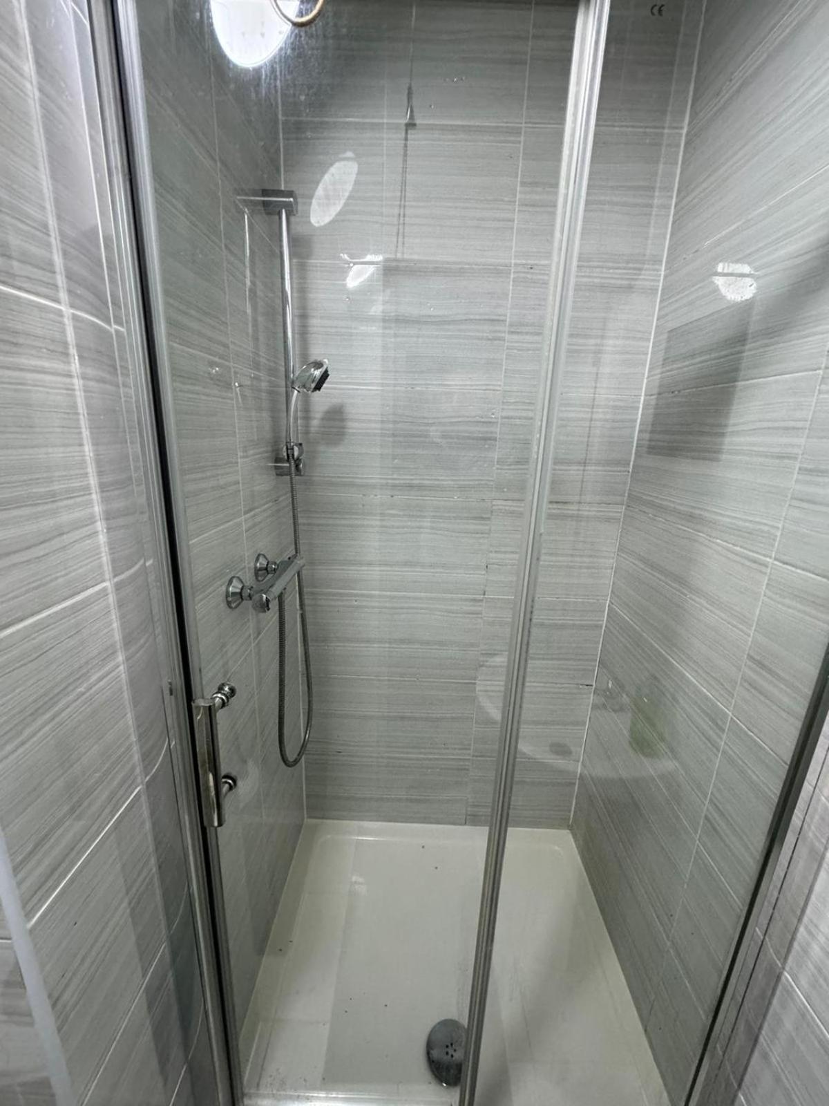 Deluxe Ensuite Double Room With Ensuite 考文垂 外观 照片