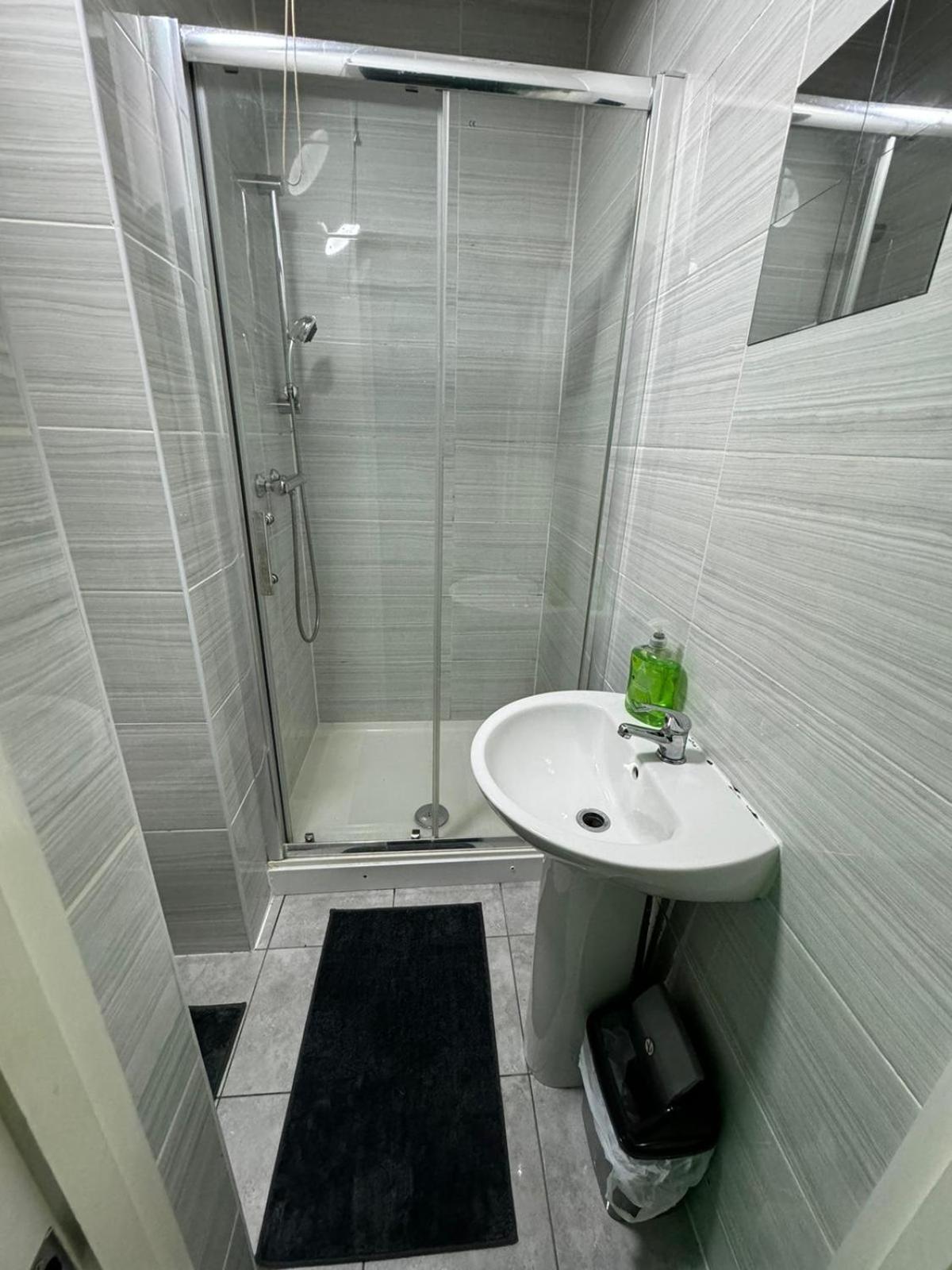 Deluxe Ensuite Double Room With Ensuite 考文垂 外观 照片